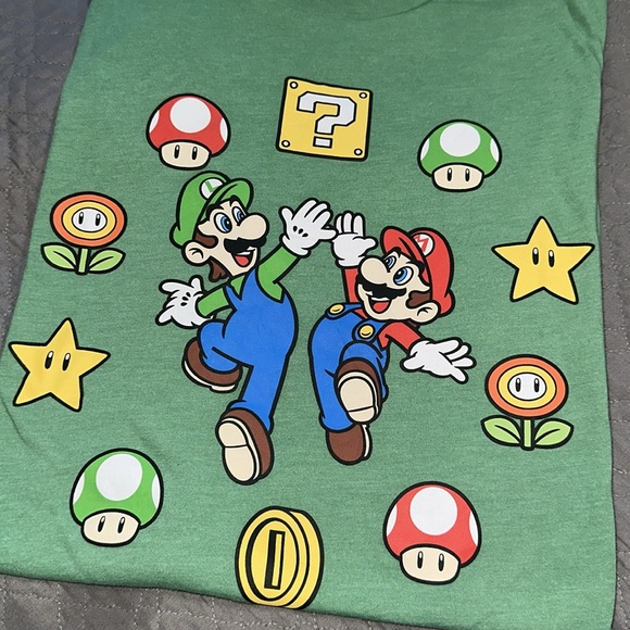 MEN’S NINTENDO SUPER MARIO BROTHERS MARIO & LUIGI GREEN GRAPHIC SHORT SLEEVE TEE - Picture 2 of 3